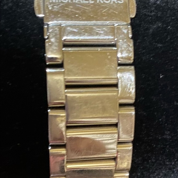 Michael Kors Silver Watch - Picture 4 of 5